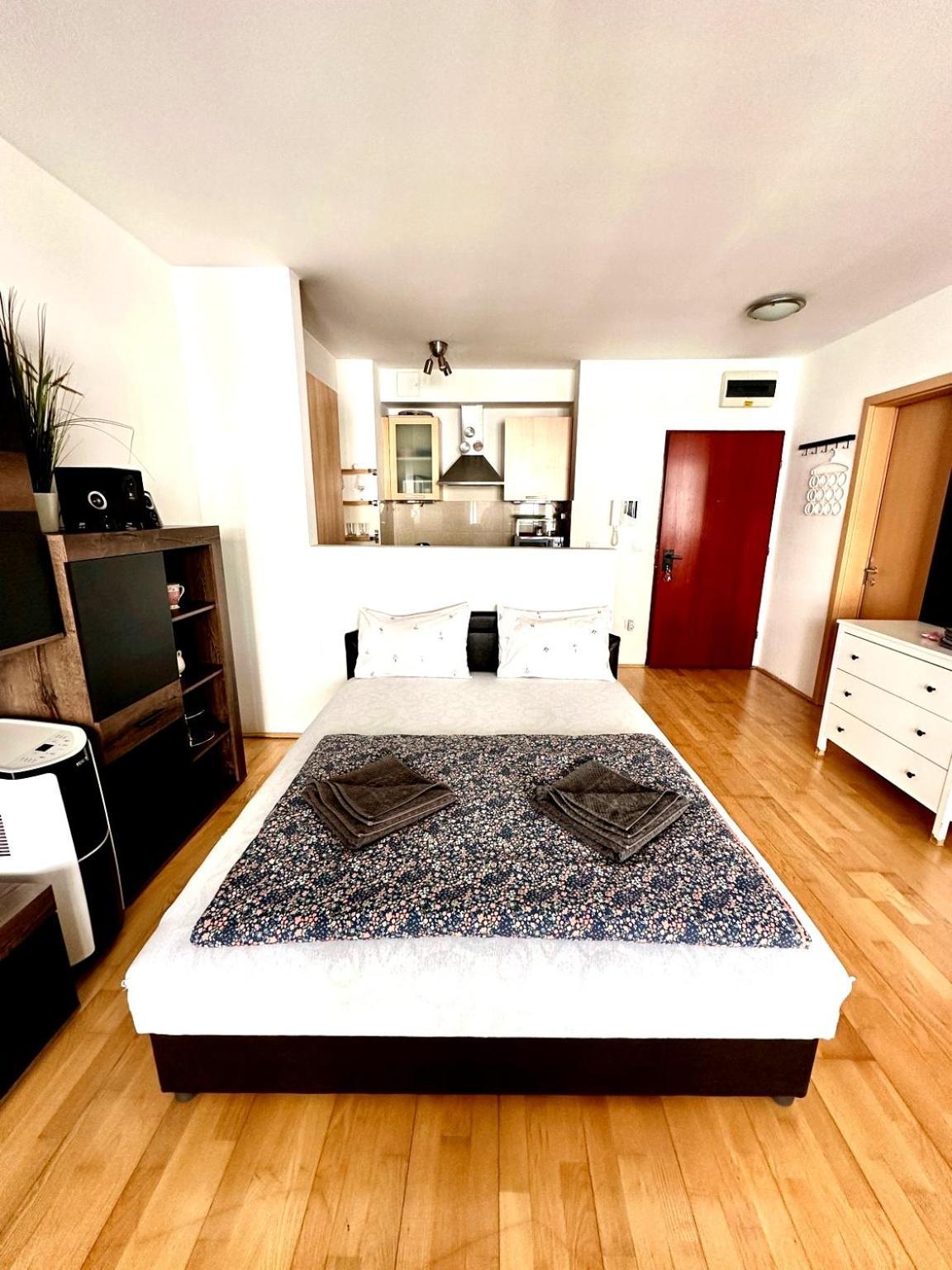 בודפשט City Center Apartment With Balcony מראה חיצוני תמונה