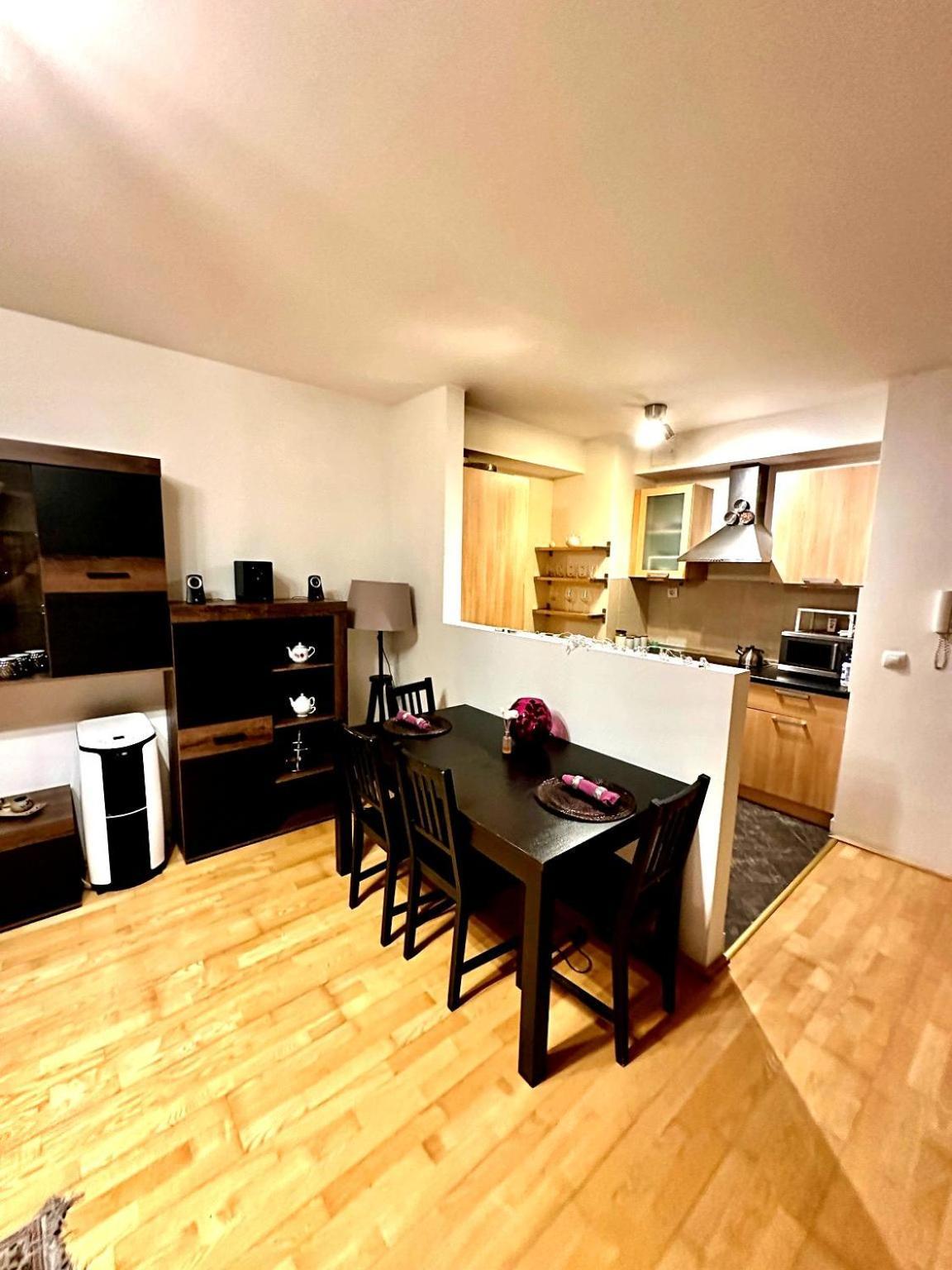 בודפשט City Center Apartment With Balcony מראה חיצוני תמונה