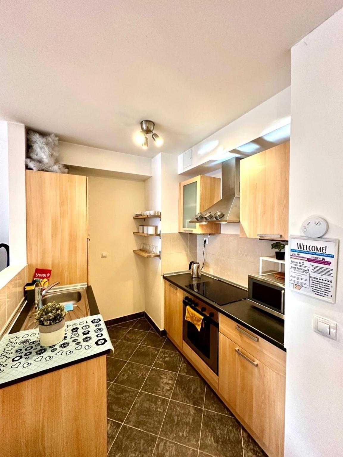 בודפשט City Center Apartment With Balcony מראה חיצוני תמונה